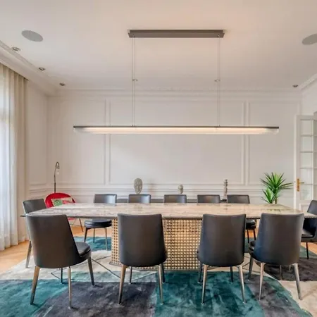 3br Champs Elisee Jean Mermoz 아파트 파리