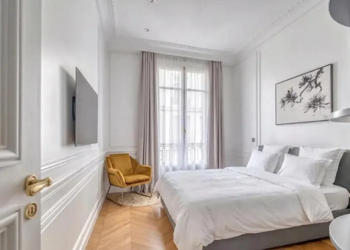 3br Champs Elisee Jean Mermoz 아파트 파리