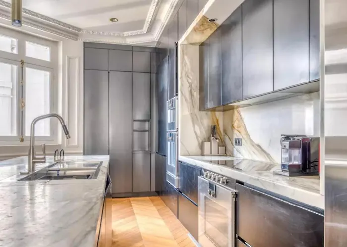 Apartman 3br Champs Elisee Jean Mermoz